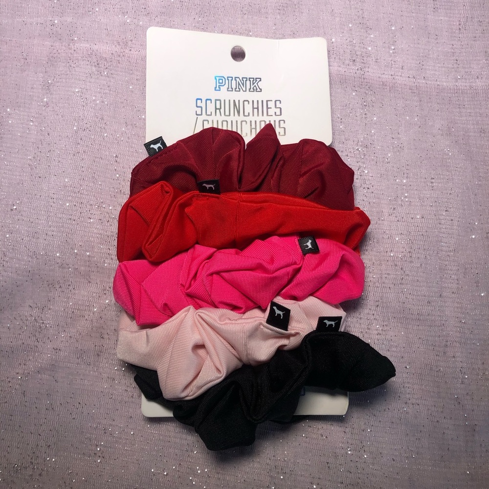 💗PINK Scrunchies❤️